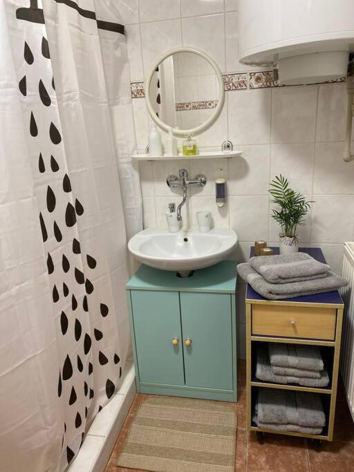 Apartment Anna Sakvice Екстер'єр фото